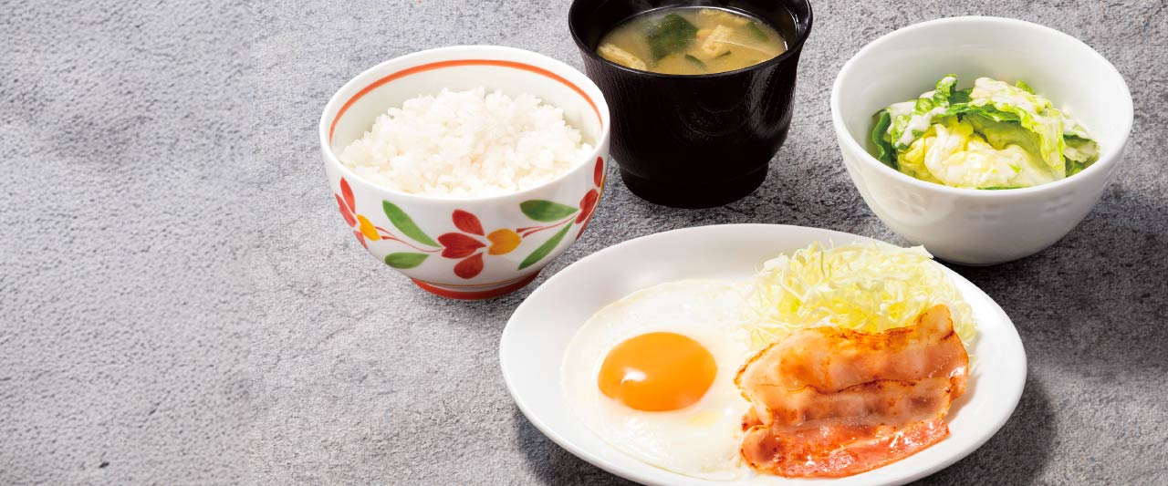 ベーコンエッグ朝食