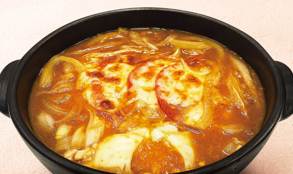 トマトとチーズの味噌煮込みうどん