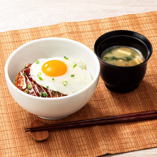 照りたまハンバーグ丼～みそ汁つき